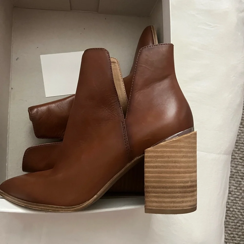 Steve Madden Fall Mini Boot - Picture 2 of 2